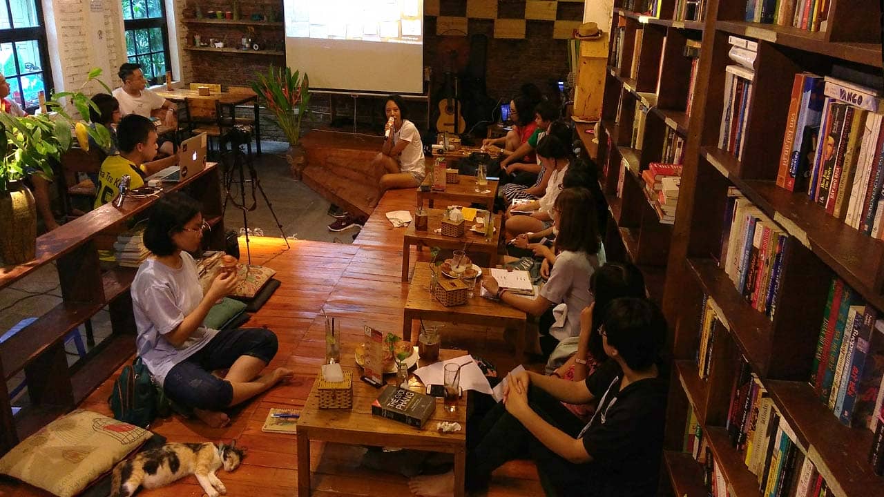 Hội Thảo Nghệ Thuật Tại Cafe